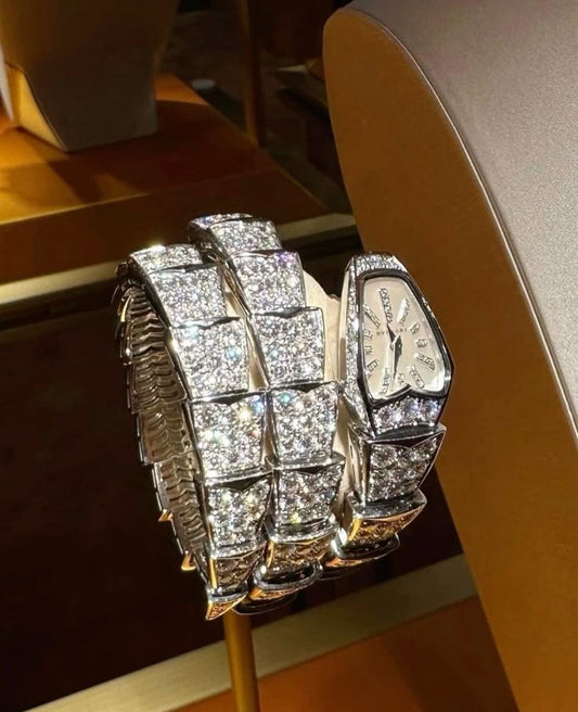 “Caring for Your Designer Shoes and Bags: Tips from a Fashion Concierge“